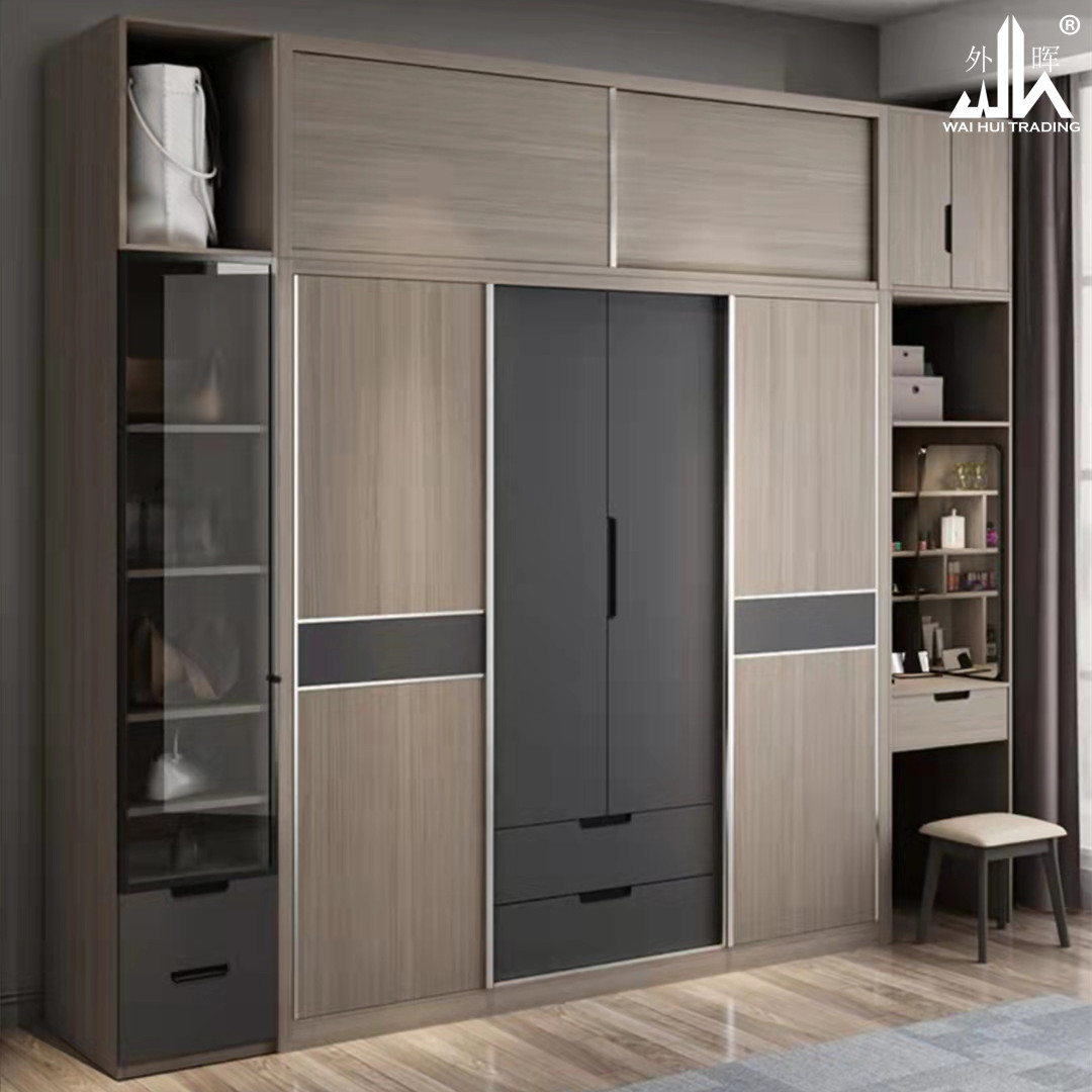 Multifunctional combination of sliding door wardrobe